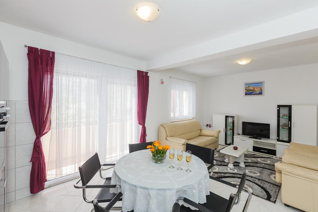 Apartment Anna Каштела Екстер'єр фото