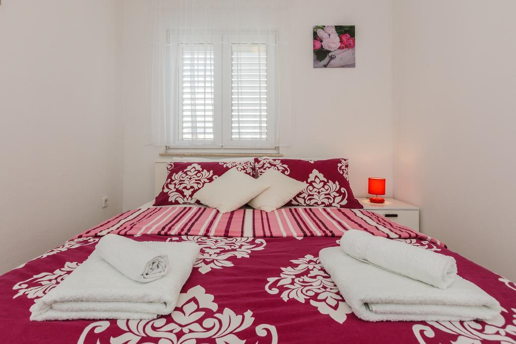 Apartment Anna Каштела Екстер'єр фото